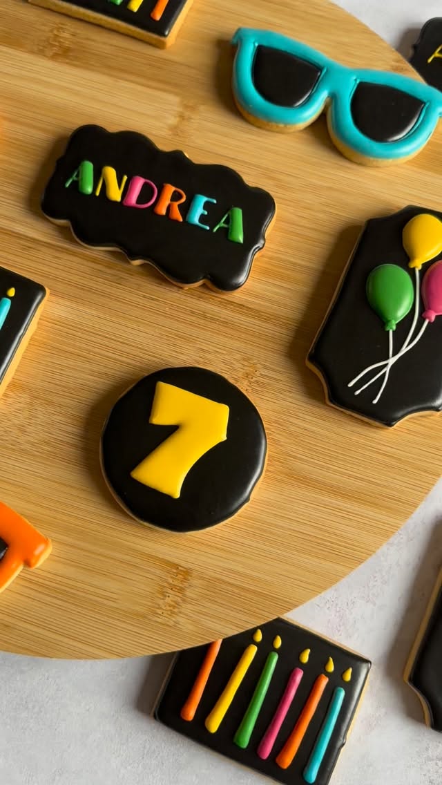 Un thème fluo plein de couleurs.
__________________
Karu Sweets Design | Biscuiterie artisanale & personnalisée
🧑🏾🍳 Christmina, biscuitière passionnée
🍪 Biscuits sur mesure,personnalisés, pour tous les événements
🤲🏾 Entièrement fait à la main, du biscuit au décor
📦 Livraison en France métropolitaine et dans les DROM
🛒 Click & Collect Orly (94)
Commande en MP ou sur le site (délai 14 jours minimum)
www.karusweetsdesign.com