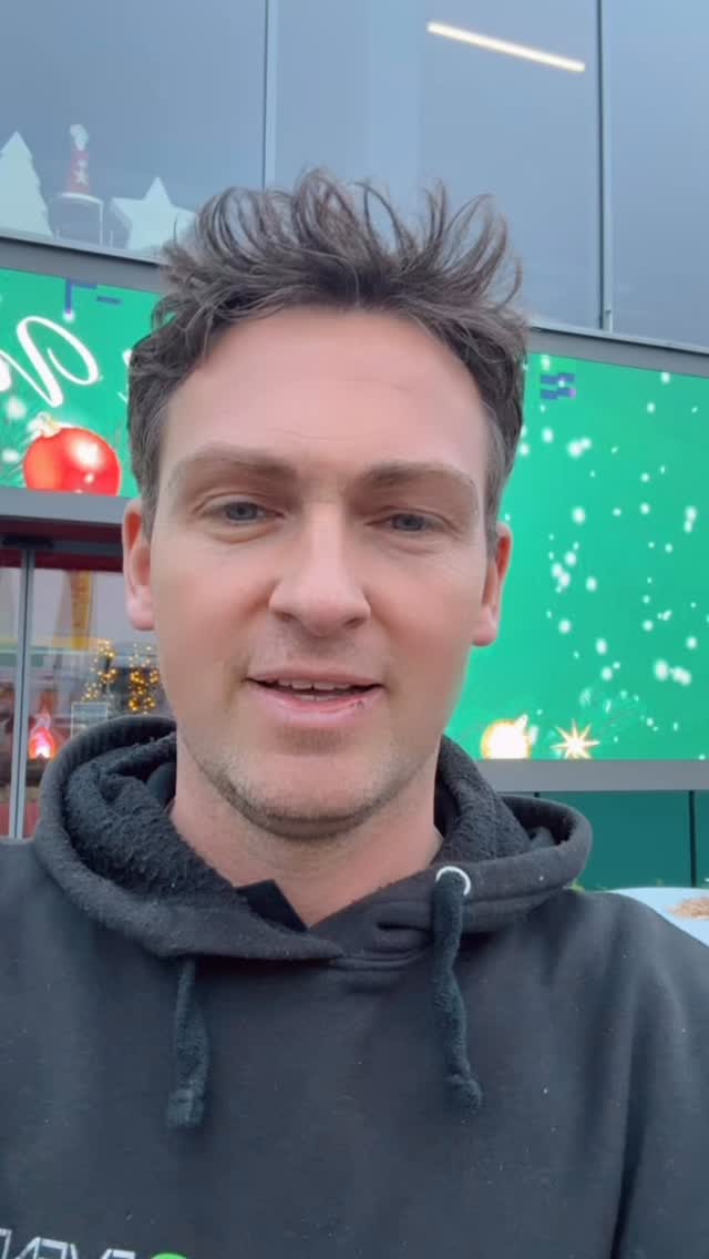 Weihnachtsfeier im Autohaus
#eventlocation #Weihnachtsfeier #weihnachtsdeko #leihen #autohaus