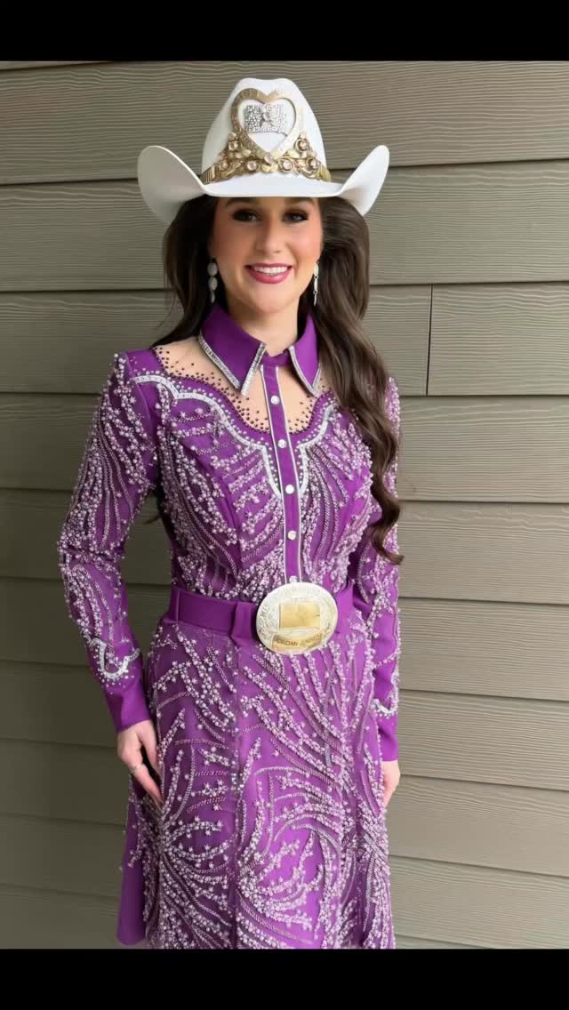Miss Rodeo South Dakota 2025, Jordan Jensen, looking stunning in my fresh take on a traditional western shirt! She's not only beautiful but a warrior for mental health 💜👑
#rodeoqueen #rodeoqueenfashion #rhinestones #rodeoqueendress