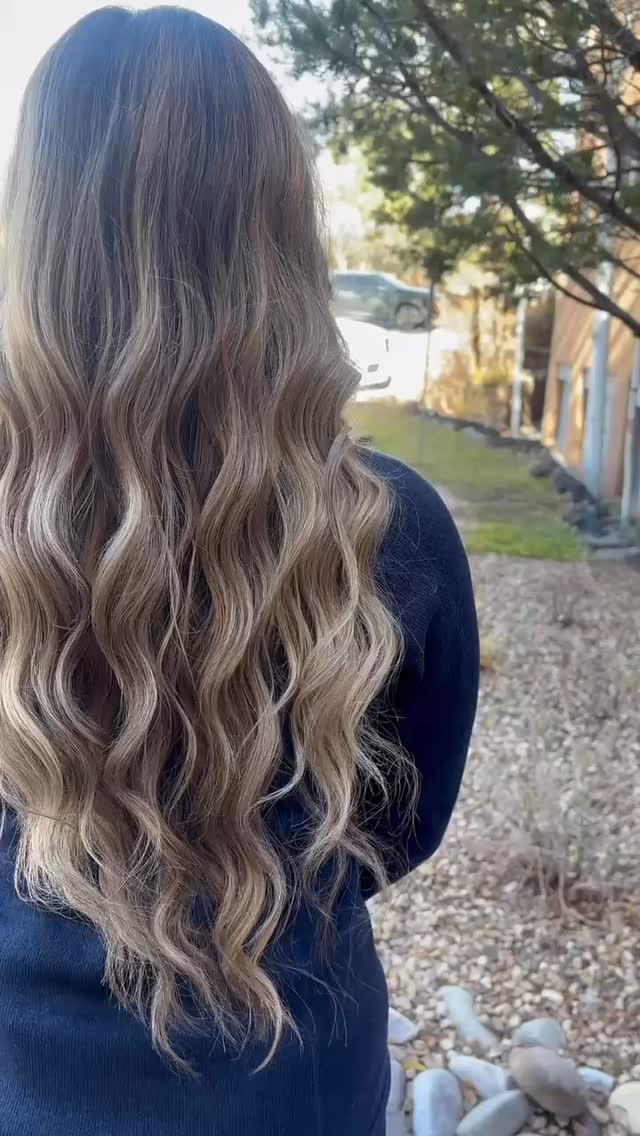 Absolutely stunning!
Artist - @hairbystar_nm 🌻
#hairartist #colorspecialist #acceptingnewclients #thatblend #perfection