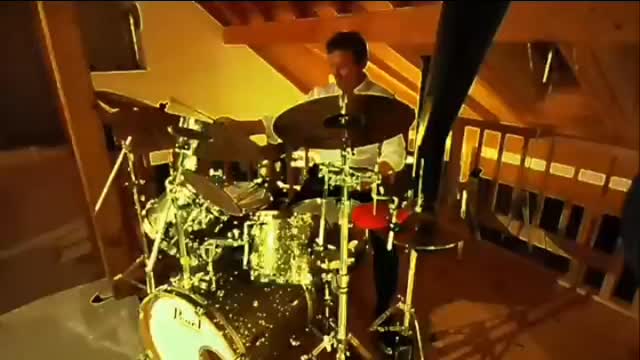 Here is my Xmas contribution with my friend Waldemar playing g my arrangement of a famous Xmas song O Tannenbaum for piano, triangle and drums. Score available with @universaledition @scodomusic
Wishing everyone a very happy Xmas 2025!