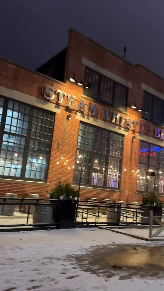 Summited the @paramountplusca + @plutotvca entertainment mountain 🏔️ and celebrated the holidays in style.🎄
Thanks for a great 2025 of #fun and thrills @paramountpics looking forward to an exciting 2026 🎉