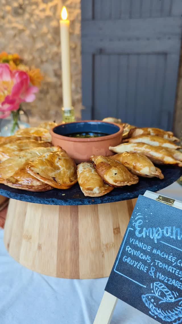 Nos empanadas de carne, sur vos buffets tapas 😍😘
#montpellier #montpellierfood #catering #traiteur #traiteurévénementiel #paella #espagne #traiteurevenementiel #mariage #wedding