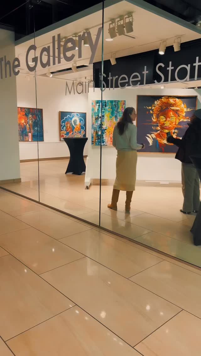 Every exhibit changes the moment community steps in. That’s the magic. Tonight, Dec 11, at 5pm The Space Between Us opens a little wider — making room for you to gather, breathe, and feel the work the way it was meant to be felt. Come let the art talk to you, and let your presence finish the story we started.
Co-curated by Ashley Williams Hillman and I.
Supporting The Well Collective
📍 1500 E Main Street