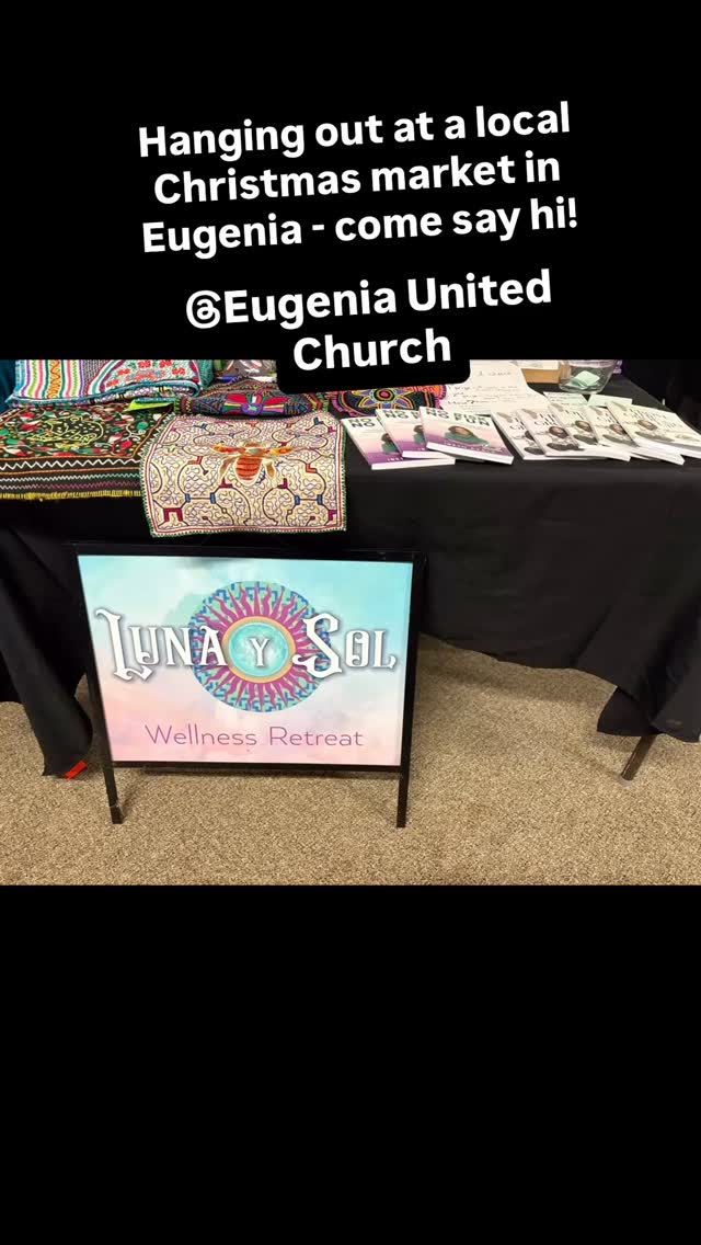 It’s a beautiful morning to connect with people, share the message of Design A Life You Love and reconnecting with our creativity! Spending the day at a local Christmas market - come on by there’s some awesome vendors and LOOK! I already found my festive earrings - all right here 😊 🎄 ✨ #luna_y_sol_1111 #fleshertonontario #markdale #chritsmasmarket #coach_ibeth #enjoyinglife