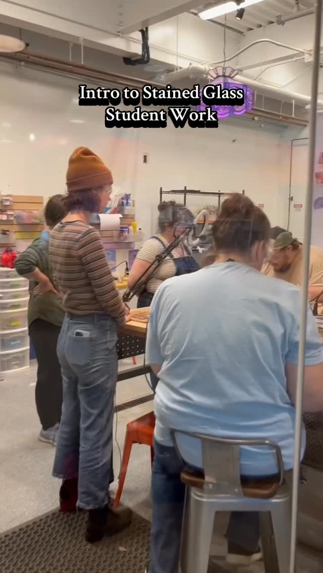 I’m still giddy over these little cutie pies that were made in our class last week! We have been wanting to do this one forever - it’s so neat to see how these designs can be interpreted different ways just through the glass choices! Everyone did an amazing job!! We have one more class (that’s already full!) at @sayitwithglass next month too🥰 P.S. me: “like” #stainedglassartist #stainedglassart #stainedglass #glassartist #carrboro