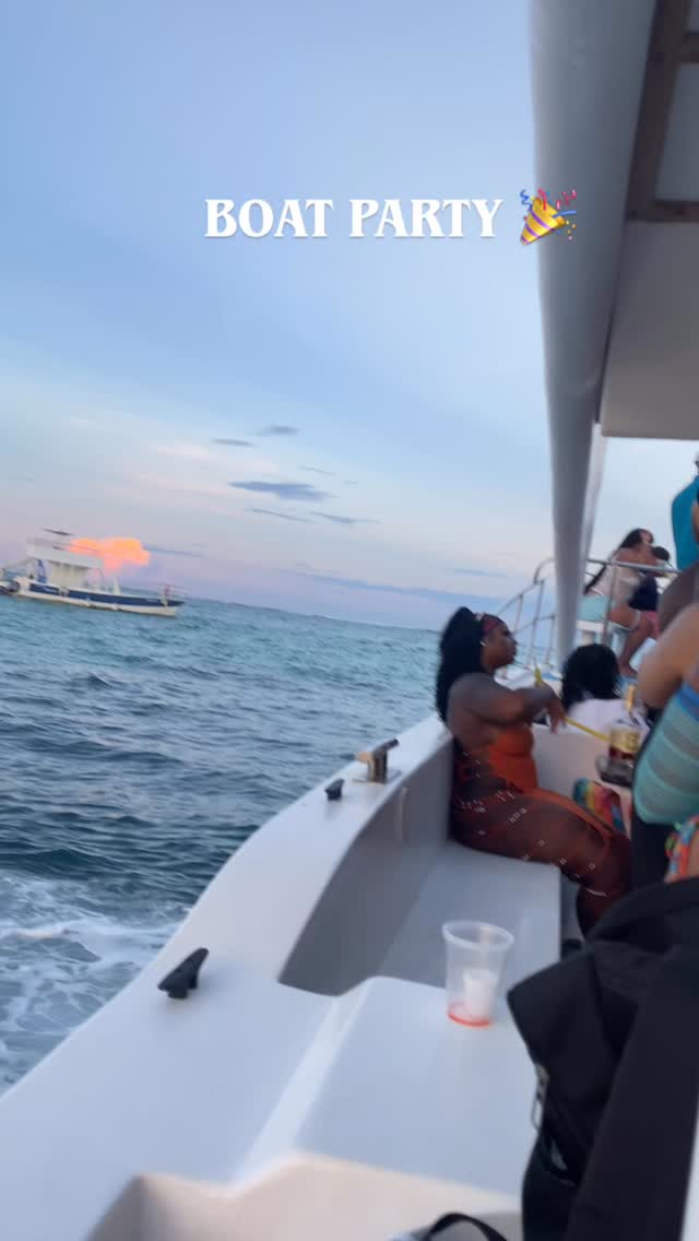 Are you ready 🤪 Book now 🔥🔥#dominicanrepublic🇩🇴 #partyboat #canaxperience #boatparty #puntacanapartyboat #tropicalvibes #puntacanatours