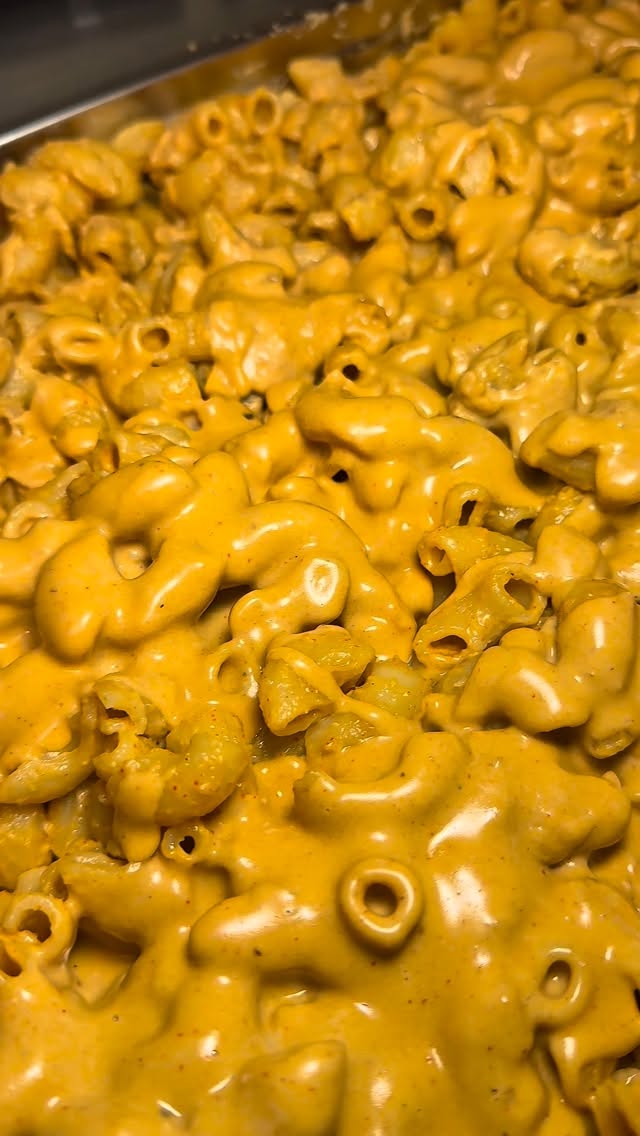 WEEKEND SPECIAL: MAC AND CHEEZE!! 🧀 🔥🫠
We’re trialling it right now, come grab a box and let us know what you think! 🤔📄
See our saved stories for our MENU and our OPENING TIMES. 🔖
Call us on 01753923379 to make an order for collection!
You can also find us on UBEREATS! JUSTEAT! DELIVEROO! 📲
Located 30 seconds walk from IVER station off the Elizabeth Line!
📍2 WELLESLEY AVENUE, IVER, SL0 9AY 🚶🏽 🚗 🚲 🏍️ 🚂
#simplydelicious #burgers #halalburgers #bobsburgers #burgersuk #iver #moza #uxbridge #hayes #westdrayton #yiewsley #tasty #delicious #halal #halalfood #halalfoodie #foodstagram #foodblogger #brunel #bruneluniversitylondon #bruneluniversity #takeaway #doner #saucydoner #mangohabenero #wings #wingz #wingstop