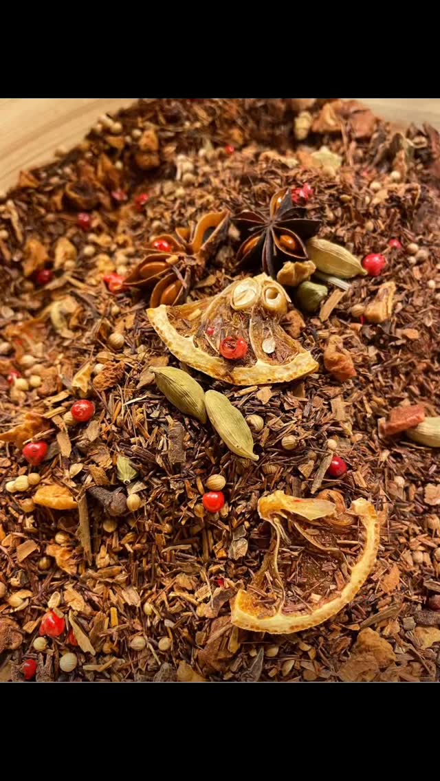 #melaenocciola #orsettisana #marsiglia #fruttaliofilizzata #tisana #fruttadisidratata #mangiabevi #tè #regalodinatale #regalooriginale #fortedeimarmi #mercatodinatale #firenzefood #mangiaresano #snacksno #cioccolatodinatale #boxdinatale #salodelgarda #nataleasancasciano #melaecannella #tisanadinatale