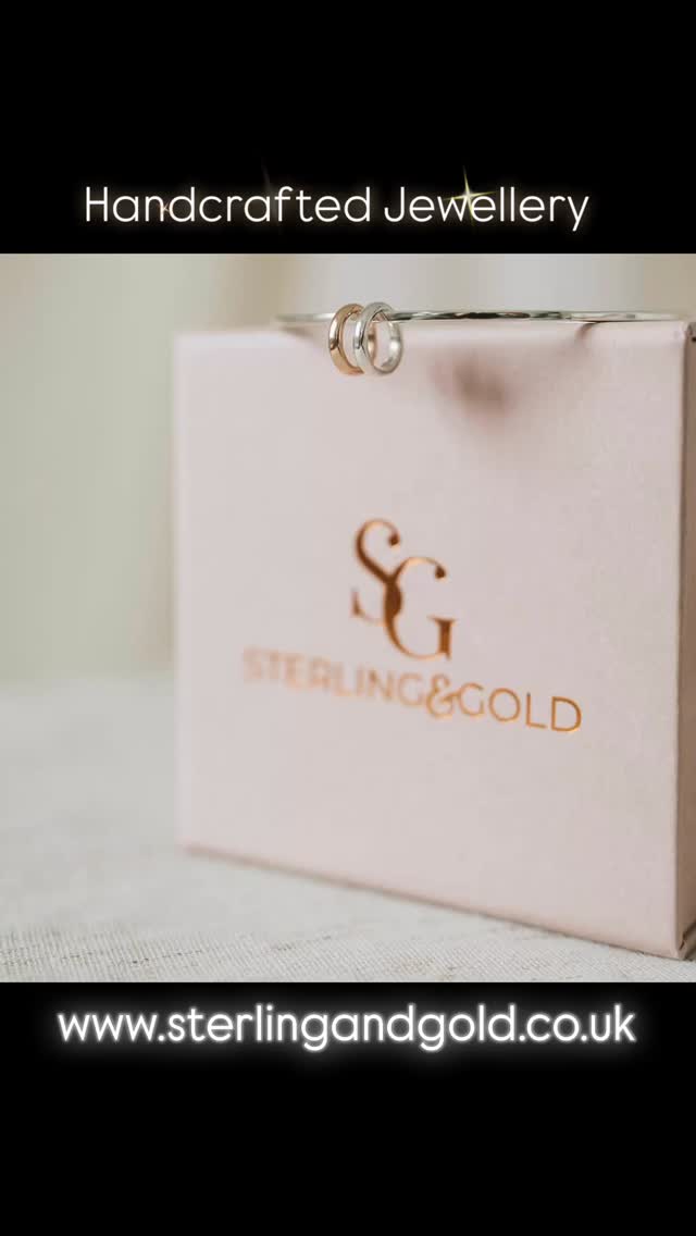 Unique handcrafted jewellery made locally for the perfect Christmas gift 🎄#sterlingandgold #handcraftedjewellery #artisanjewellery #supportlocalbusiness #shoplocalni