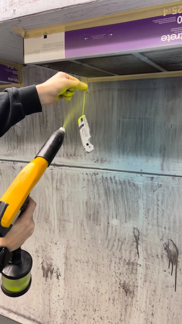 Gloss white and chartreuse sherbet fade with some black jack and jewel grey!
#palmerspowders
#prismaticpowders
#hightempmaskingsupply
#coatingsbycoates
#lumaiii
#custompowdercoating
#milwaukee