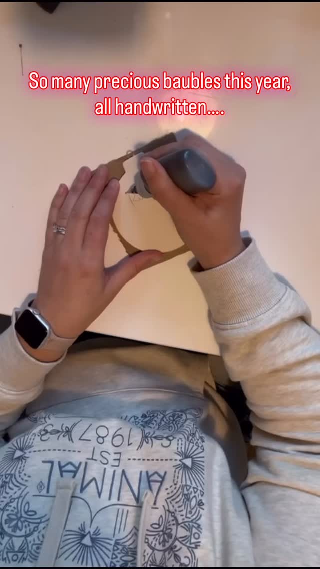 If hand cramp counted as a Christmas tradition… I’d be winning 🎅🤣
Flying through your baubles — thank you for keeping me busy and festive! ✨
#firedcrafts #solihull #solihullmums #solihullmoms #babyprints #pyop #paintyourownpottery #cramp #worthit