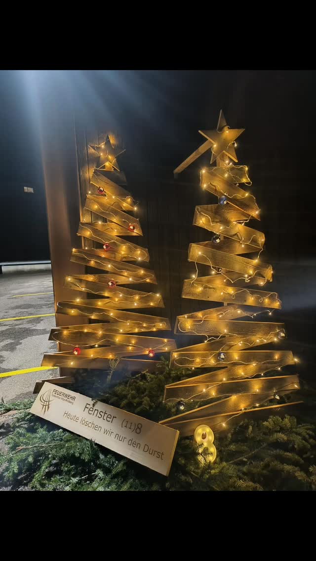 🎄🎅 Adventsfenster in unserem Depot Wila
🙏✨️ Danke für Euren Besuch
#feuerwehr #wila #weihnachten #advent #begegnung