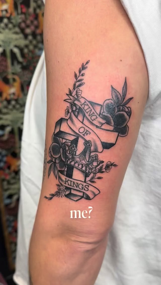 Just a little obsessed! Book a tattoo and be obsessed with me 🤩
#sanantoniotattooartist #femaletattooartist #sanantoniotattoos #customtattoo