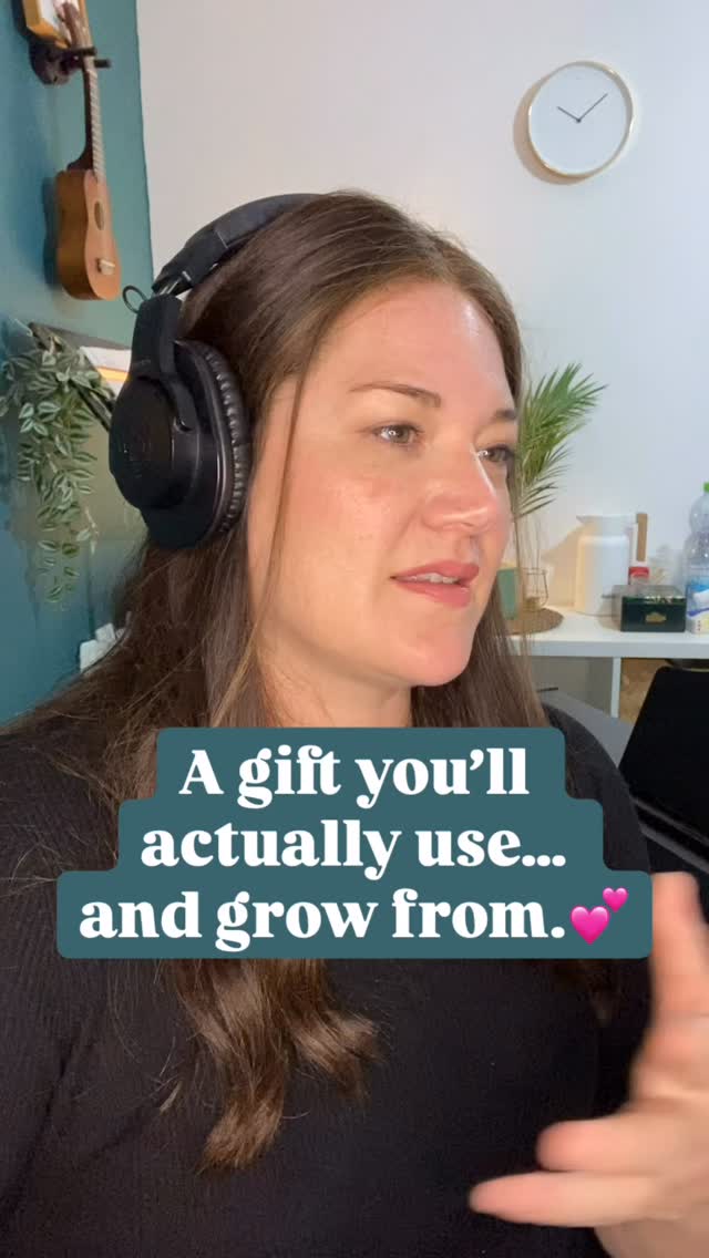 ✨Voice Lesson Gift Certificates available! 🎁✨
What better gift than time to better your voice, be yourself, and heal the parts of you that say you’re not “good enough.”
You deserve to sing with freedom and without fear.
Comment GIFT and I’ll send you the certificate option and how to purchase.
Let’s do this. 💕