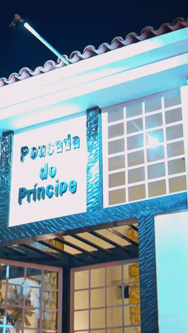 A poucos passos do Centro Histórico.
Cercada de verde, silêncio e história.
⸻
Just steps from the Historic Center.
Surrounded by greenery, silence, and history.
#PousadaDoPrincipe #Paraty #SuaCasaEmParaty