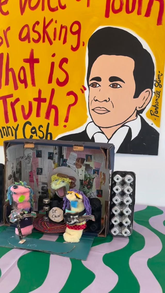 🤘🏽Tonight’s the night to support these artists and art program!! We have movies, artwork, Installations,
games and live music!! 5-9p🤘🏽