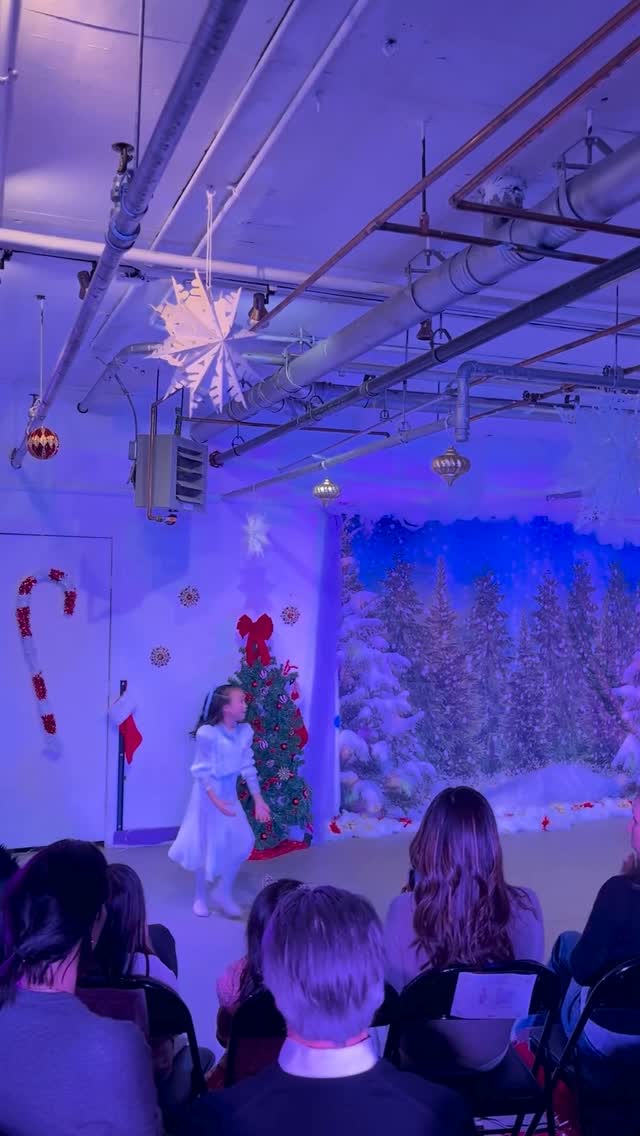 Nutcracker weekend… COMPLETE! 🎉🩰
4 spectacular performances, and every single one filled our hearts with holiday joy. Our dancers shined so bright! ❄️💫
#Nutcracker #NYCDanceClass #TeenDanceClasses #AdultDanceClass #BabyDanceClass #ToddlerDanceClass #BalletNYC #NutcrackerNYC #ToddlerDanceNYC #PerformancesNYC #BalletAttire #DanceClassesNYC #DanceReel #Dancers #NYCDance #2025 #Purple #Coppélia #NYC #KidsDance #DanceMagic #Dance #Performance #Ballet #TBDC #TylerBrownDance #Dance
