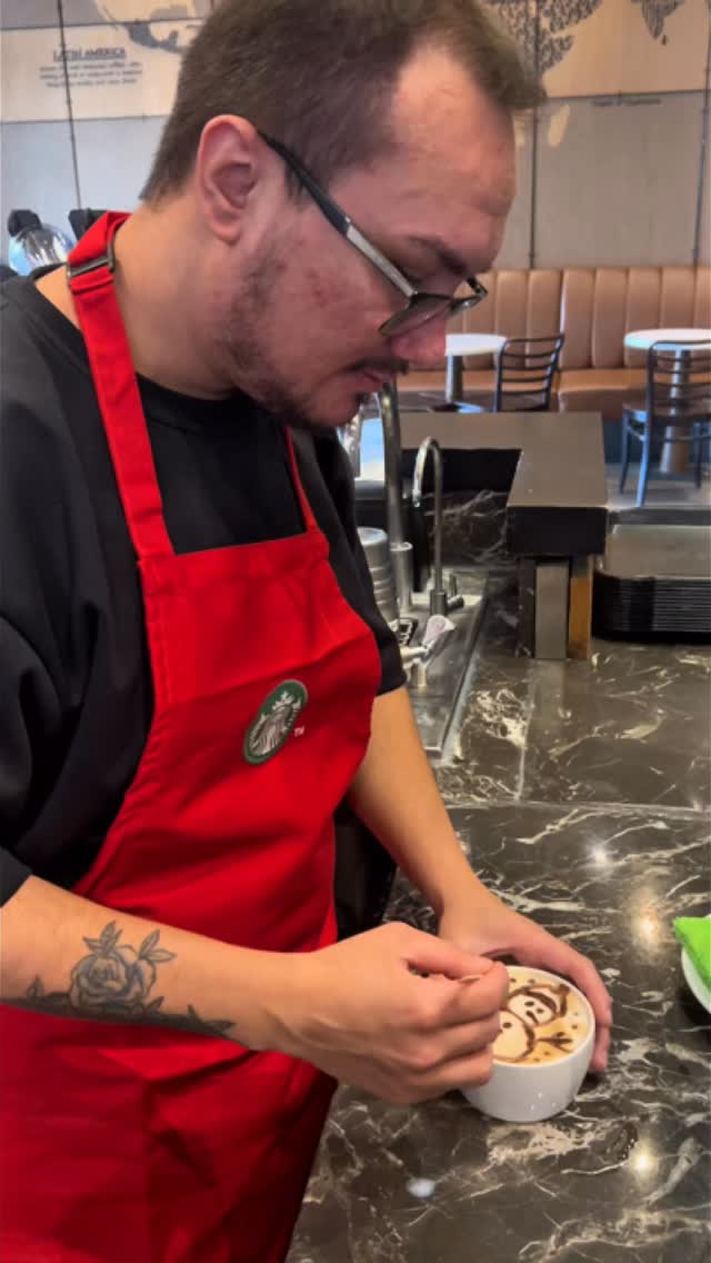 “Noel Ruhunu Bardağa Taşıyorum! ☕️✨”
#starbucks #keşfet #reels #latteart #reelsvideo❤️ #latteartvideo #reelsvideos #reelslike #reelsfollow #chrismaslatteart #holidaylatteartchallenge #latteartchristmas #christmasvibes❤️🎄 #baristalife #coffeereels #latteartvideos #coffeegram #reelscoffeeshop #reelslatteart #reelsvideo #trendingreels♥️ #trendingreels #viralreels #fyptr #kesfet #starbuckslatte #starbucksart #starbucksvibes