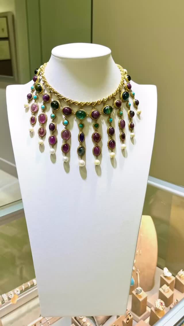 An Italian gold cabuchón dream, with ancient queen energy. The multi-precious cabuchon gemstones rest on an 18k Gold rope design choker with 11 dangling sections. Smooth, luminous, and regal. This is vintage jewelry at its best. #vintagejewelry #estatejewelry #italianvintage #finejewellery #miamibeach #alperjewelry #buyselltrade