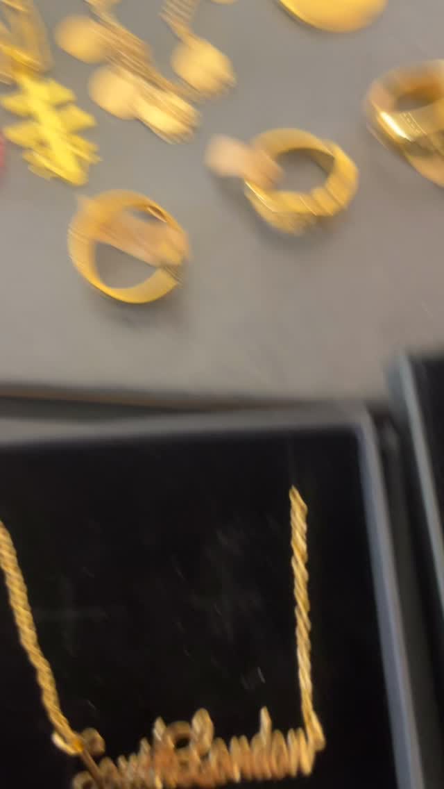 Xmas gifts! We’ve got you covered! Come and shop with us …. Something for everyone! Handmade and sourced by our local members.
#tooting #balham