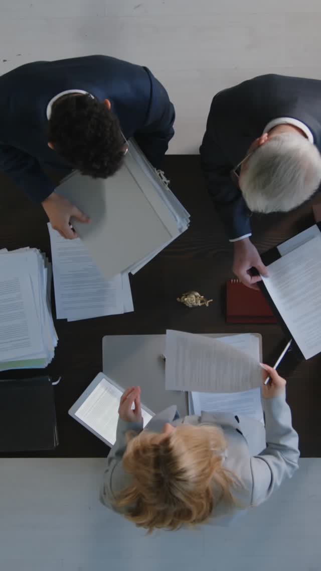 Dans un pays bien gouverné, l’État garantit l’énergie. 🔋
Aujourd’hui, citoyens et entreprises paient, mais l’électricité manque. La demande était prévisible, pourtant nous avons abandonné le nucléaire et accru notre dépendance. Avec la révolution numérique, le risque grandit. Il est temps d’une gouvernance plus simple et de responsabilités claires. #ResetBelgium
👉 www.resetbelgium.org