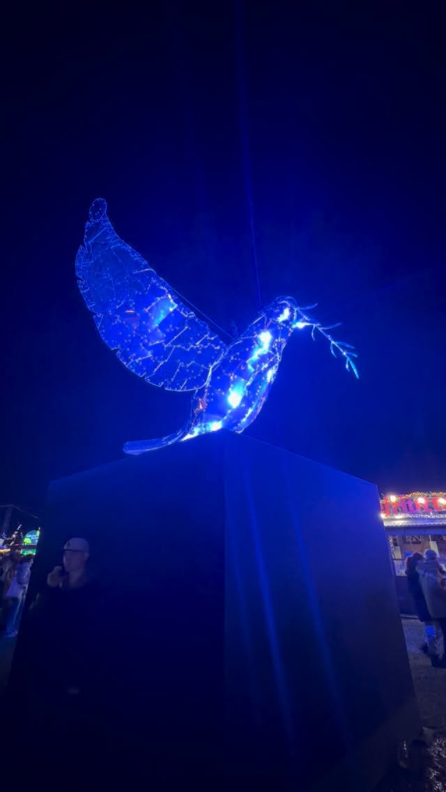 TOLLWOOD WINTERFESTIVAL
Theresienwiese München
- vom 25. November bis 23. Dezember
Der Weihnachtsmarkt, internationale Gastronomie und Feuershows, interaktive Performances und Live-Konzerte – vieles bei freiem Eintritt.
Über 90 Prozent der Veranstaltungen sind kostenlos!
#food #weihnachtszeit #weihnachtsmarkt #münchen #weihnachtszauber