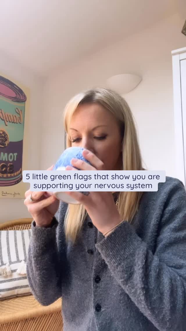 Most people only notice what’s still hard when they’re supporting their nervous system. This Christmas, I want you to notice the green flags instead, the quiet signs your body is healing 🌿✨
1️⃣ You’re making time for a real lunch break.
A few minutes of pause is helping regulate your stress response more than you realise.
2️⃣ You’re choosing balanced meals more often without overthinking it.
Your body is learning to trust steady nourishment again.
3️⃣ You’re giving your body space to wind down in the evenings.
This is your nervous system shifting from survival mode into restoration.
4️⃣ You’re eating a rainbow of colourful plant foods.
Your body thrives on diversity - every colour adds nutrients that support calm, steady energy.
5️⃣ You’re listening to your body - taking breaks, saying no, and protecting your wellbeing.
This is emotional resilience in real time.
Progress often looks subtle before it looks dramatic.
Celebrate these shifts, they mean you’re moving in the right direction. 💛
If you want more support with your health this winter, my Winter Wellness Power Hour is designed to help busy professionals reset their nutrition and energy.
Comment “POWER HOUR” and I’ll send you the link. ❄️✨