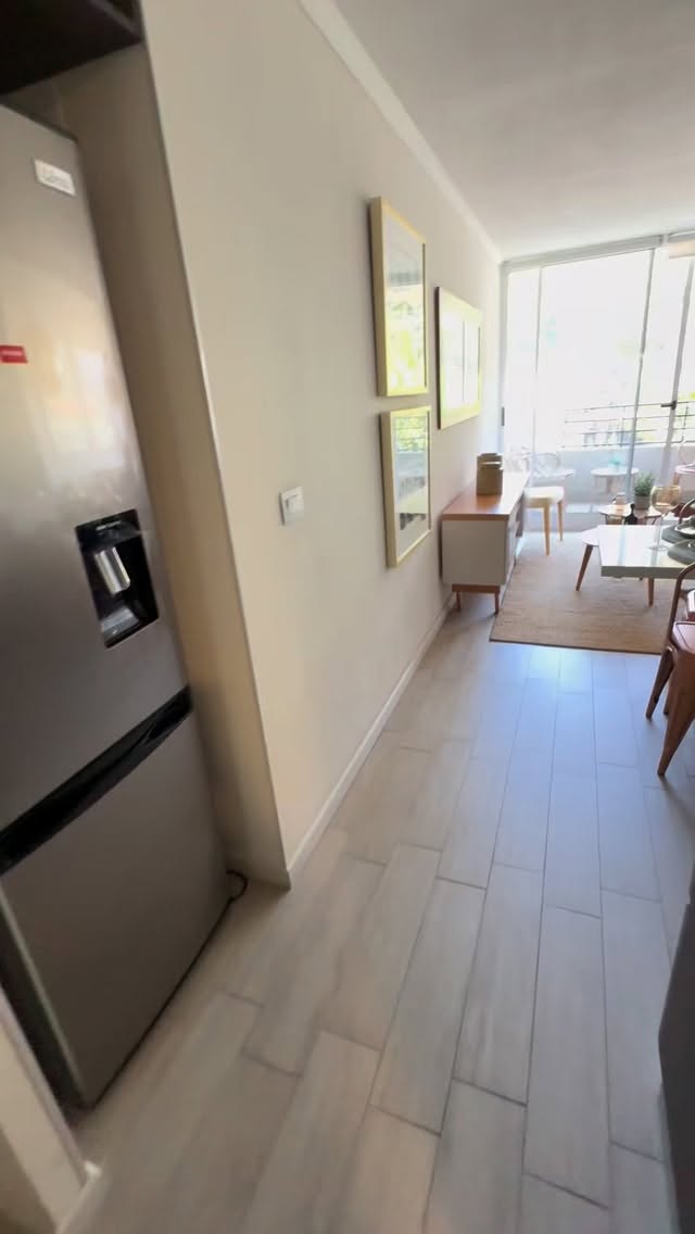 🏡 Vive en La Florida a 5 minutos del Metro Mirador
Departamentos 3 Dormitorios / 2 Baños – Desde 3.796 UF
Superficie: 64 m²
Si buscas espacio, conectividad y una oportunidad real de compra, este proyecto es ideal para ti.
Aprovecha el Subsidio a la Tasa de Interés, una ayuda del Estado que permite reducir tu dividendo mensual 📉, facilitando el acceso a un crédito hipotecario más conveniente.
✔ Excelente conectividad
A solo 5 minutos del Metro Mirador y cercano a servicios, comercio, colegios y autopistas.
✔ Ideal para vivir o invertir
Con distribución moderna, 3 dormitorios, 2 baños y 64 m² totales.
✔ Oportunidad desde 3.796 UF
Precios competitivos en una de las comunas con mayor demanda de Santiago.
📲 Agenda tu visita o averigua si eres evaluable para un crédito hipotecario aquí:
👉 http://wa.me/56946276708