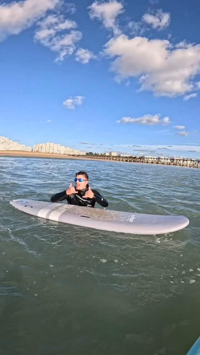 🌊 Tuto ram en surf
« HELLO LES RIDERS »
Que ce soit pour aller au pic ou partir sur une vague, la ram te facilite la vie 🤙
Un peu de timing, de la vitesse, et tu glisses tranquille.
À garder en tête à l’eau 📌 et à tester sans prise de tête.
#surf #paddle #basenautique