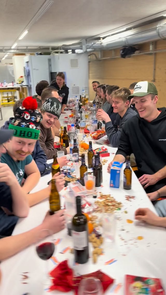 Ein Einblick in unsere Weihnachtsfeier mit feinem Znacht, super Stimmung und den abgefahrensten Spielen. Danke an dieses tolle Team!
#weihnachtsfeier #teamspirit #handwerksliebe #gamesofthrones #schreiner #traumberuf