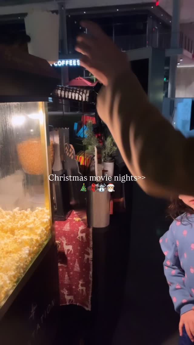 We screened Elf under the stars at @ivystationculvercity and nothing says holiday spirit like Christmas movies + festive treats!🎄🎁🎬