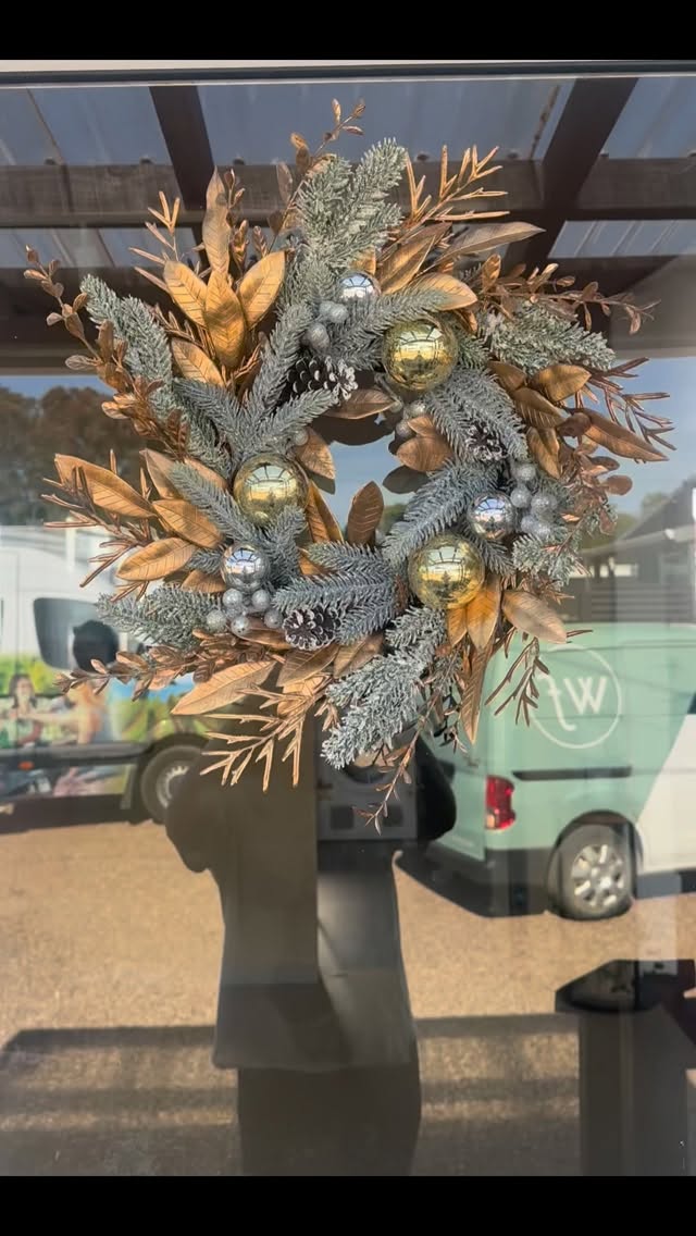 All the cute Christmas vibes are happening at Yuduyu
Fresh hair, festive feels & a little end-of-year magic 🌲🤶
#yuduyuhairsalon #tamakimakaurau #christmasnz #waihekehairsalon #livelovehair