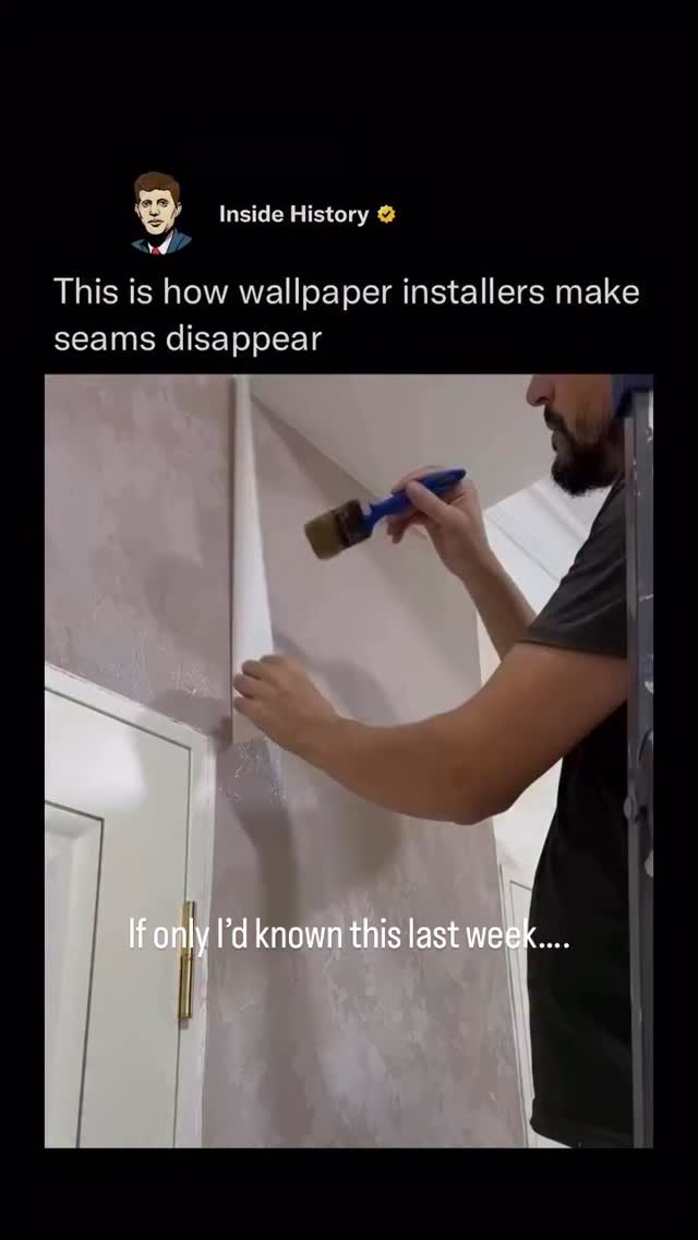 Wallpaper tricks of the trade. If only I’d known this last week. 😂
#homeimprovement #wallpaper #diy