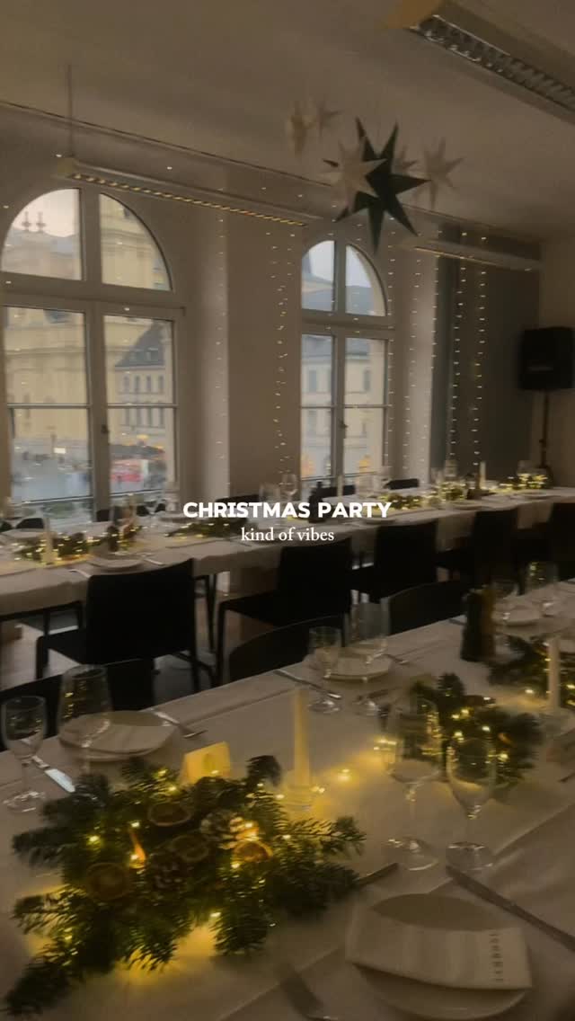 🎄✨ ADVICON Weihnachtsfeier 2025 ✨ 🎄
Dieses Jahr ging’s für uns hoch hinaus 🎡 einmal gemeinsam Riesenrad fahren, lachen, staunen und den Blick über die Lichter der Stadt genießen. Danach haben wir den Abend bei Fondue, gutem Wein und Karaoke ausklingen lassen. 🎤🍷🧀
Auf ein erfolgreiches Jahr und viele weitere gemeinsame Highlights!