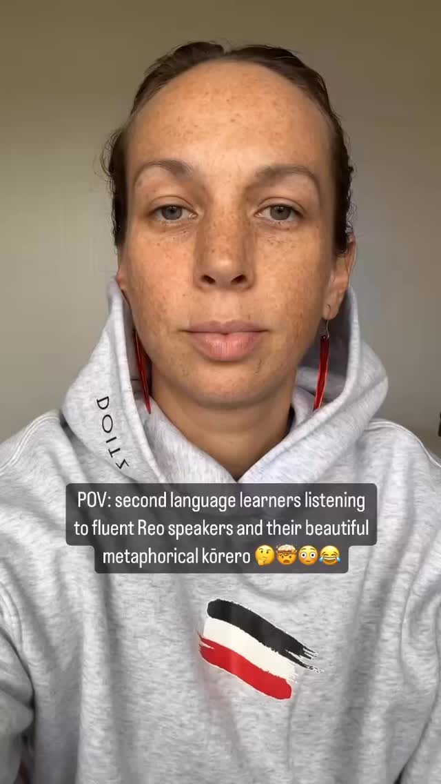 The audio on this dropped off the original so I’m adding it back on cos it still rings true for me and still cracks me up 🤷🏽♀️😂🙌🏾 love the metaphorical beauty of our Reo 😍
#amclothes #tereomāori #tereo #māori #reojourney #haerengareo