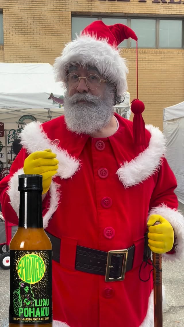 We had a special visitor at the @christmasvillerockhill . Santa has a new favorite stocking stuffer: Lu’Au Pohaku
www.spljnteredsauce.com
#santa #santaclaus #hotsauce #carolinareaper #pineapple #stockingstuffers #giftideas #foodie #foodies #giftsforfoodies