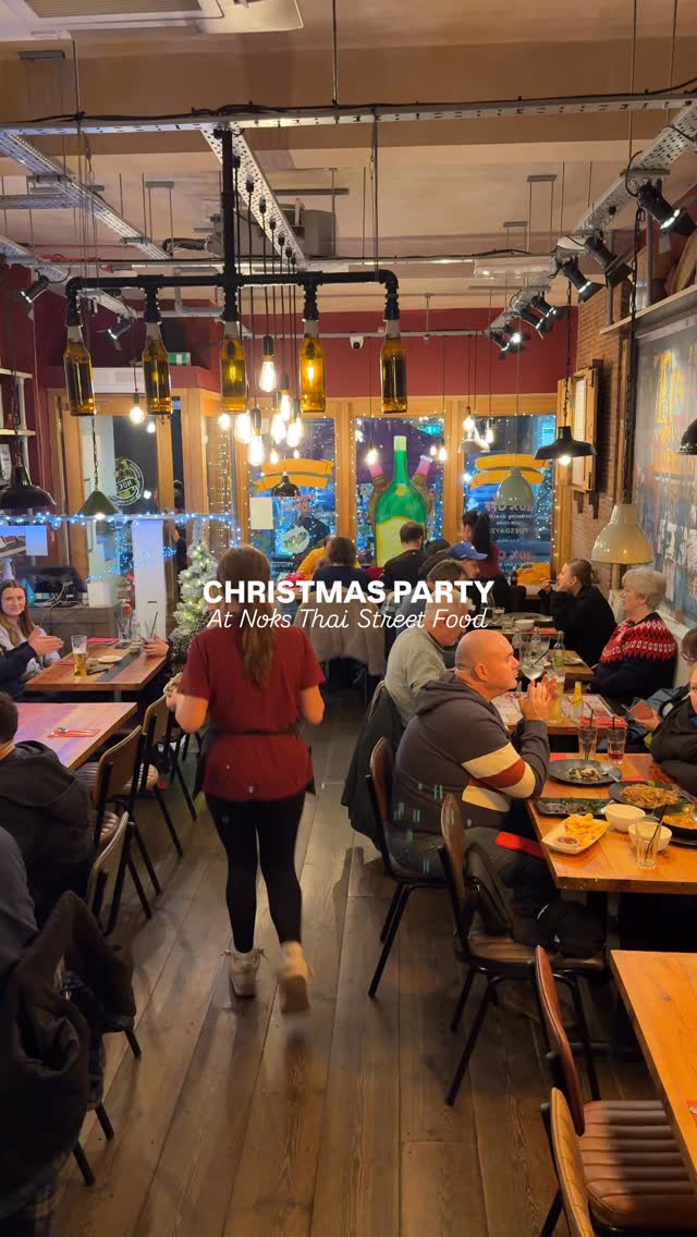 Mini Christmas Parties at Nok’s ✨🎄
Gather your favourite people (4–12 of them!) for a cosy festive get-together
Book before 7pm and we’ll treat you to free prawn crackers & dip 😋
Tap the link in bio to book or just send us a message 😊
#bramhall #christmasparties #noksthai #thaifood