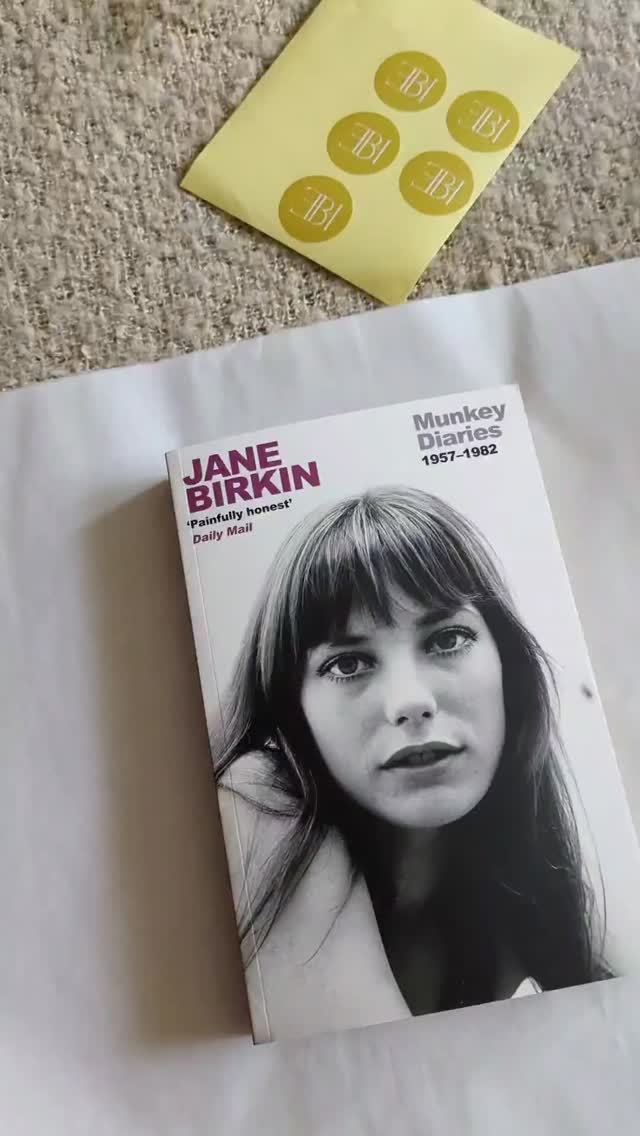 Dar trūksta vienos Kalėdinės dovanos?
Kai nežinai, kokią knygą išrinkti…
Palik šį sprendimą mums.
Epic Book Hunt – knygų prenumerata dovanai
Tinka ir paskutinės minutės dovanoms
#epicbookhunt #knygos #dovana #prenumerata #dovanukuponas #englishbooks #lithuania #readinginvilnius #christmasgift