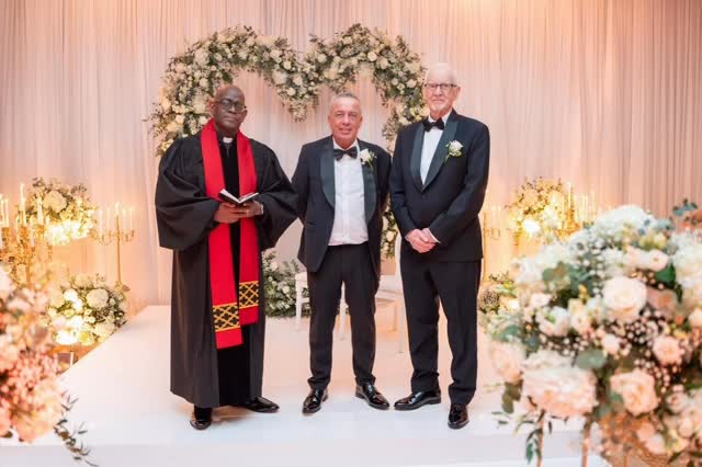 Congratulations to Emma & Graham who were married @thegrovehotel
#weddingflowers #essexflorist #weddinginspiration #floraldesign #weddingflorals