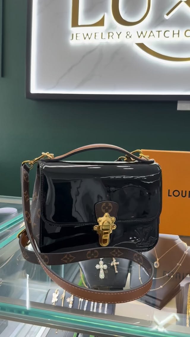 Holidays are just around the corner! Stop on by before it’s too late. We are open Tuesday - Saturday 10-6!