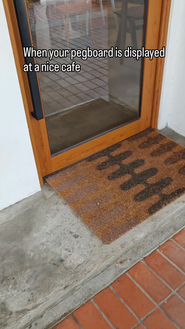Wood grain pegboard, size 120cm x 80cm, comes with shelves and peg sticks, get yours today.
Pegboard displayed at @manisbywildflour
#pegboard #interiordesignmalaysia #cafevibes #retaildesign #retaildisplay #shahalam