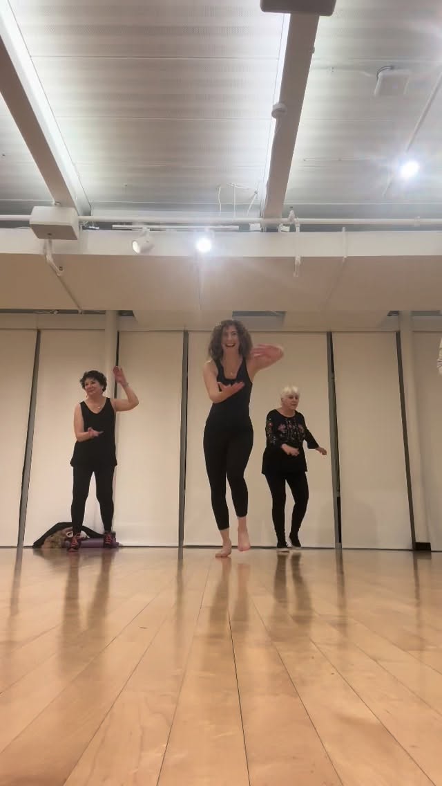 Final class of another semester filled with #community, #dance and joy! Missed out? Come join me in any one of various #beginner #adultdanceclasses this January. Ranging from #latindance to #contemporarydance to #moderndance, all classes are grounded in #fusiondance and community. With the beginning and returning #dancer in mind, every class is beginner friendly; all levels are welcome and encouraged to join! See 🔗 below for a list of offerings and grab your spot now before classes fill!
https://theumbrellaarts.org/class-categories/dance
#dance #dancechallenge #contemporarydance #jazzdance #ballet #livingconcord #dancers #choreographer #adultdance #danceclass #beginnerdance #danceteacher #artist #rawartists #recreationaldance #arteducator