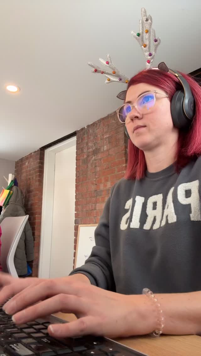 MOOD. ✨
Serious business …but like more fun 🦌🎄ça sens les vacances.
#mortgagebroker #renewals #refinances #purchases #holiday