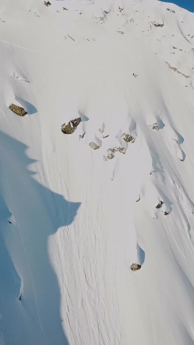 In the mountains, things can change in an instant. When @whiskeytahoe radioed “pin it,” letting me know that a pocket had popped that was out of my view; it reminded us how crucial it is to trust your crew. Effective communication and teamwork are essential in the mountains. Try as we might, through practice and training, it’s impossible to predict every nuance of a line, but knowing you have each other’s backs makes all the difference. That unspoken bond allows you to rely on one another’s skills and judgment, fostering a special kind of friendship forged in the mountains. It’s that trust that lets you push on, tackle challenges, learn, evolve, and enjoy the adventure together. When you trust your crew, you’re not just navigating the terrain—you’re sharing the experience. For me, crew vibe is everything. Thankful for the incredible friends that I get to explore the mountains with, love watching you all rip it up & thank you for always having my back.
Video: @chris__ankeny
#NeverStopExploring