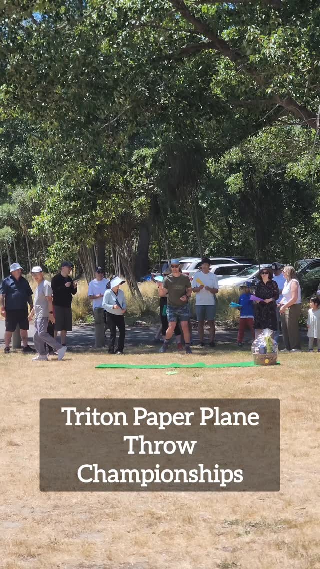 Paper Plane Throw Championships 🏆