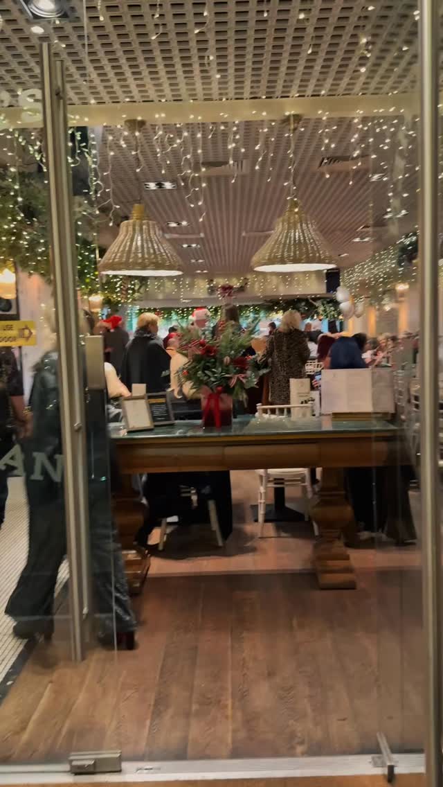 It’s a Christmas miracle!
We have only a few spaces left for our BIG Saturday night Christmas party 🎄
Call the restaurant for more details on 01992 801841 📞