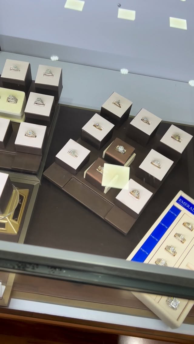 DIAMOND DEALS ALERT! ๐โจ Natural diamonds set in genuine gold, ON SALE UP TO 75% OFF! Donโt miss The Gold Manโs Christmas Sale! Make her smile with a stunning diamond! ๐
90-day same-as-cash
12-month interest-free financing with approved credit
Visit us in Kenner or call 504-469-1961! #DiamondJewelry #TheGoldManKenner #JewelrySale #ChristmasGiftIdeas #MakeHerSmile