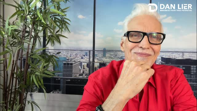 Success isn't massive action. It's small, consistent steps daily. One small win creates momentum. Momentum fuels motivation. #MindsetTip #Momentum #MotivationDaily #SmallWins #ConsistentAction #ReelsInspiration