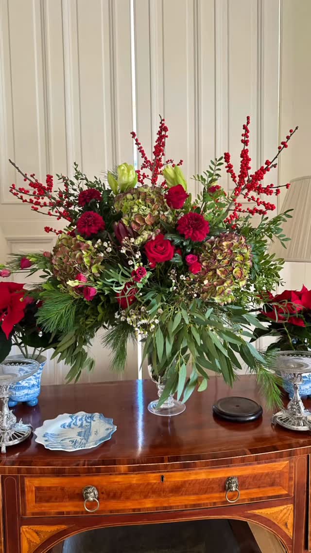 Happy Christmas 2025! A massive thank you to all our customers for their amazing support this year and particularly this festive period. Also a special shout out to my lovely florist friends for keeping me company, sane and entertained! @tytheflowers @untamed_florals @floral.roots @wildlyfloral, and family and friends for helping out and checking in to make sure all was ok.
This year has been our busiest yet with 140 workshoppers, 60 wreaths made , 13 swags, and lots of fireplaces, doorways and tables decorated.
We are very excited about our break and spending much needed time with family and friends. See you in 2026!
#happychristmas #christmas2025